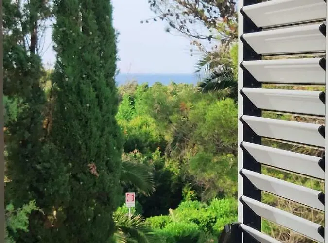 Rosa Marina Frontline אוסטוני